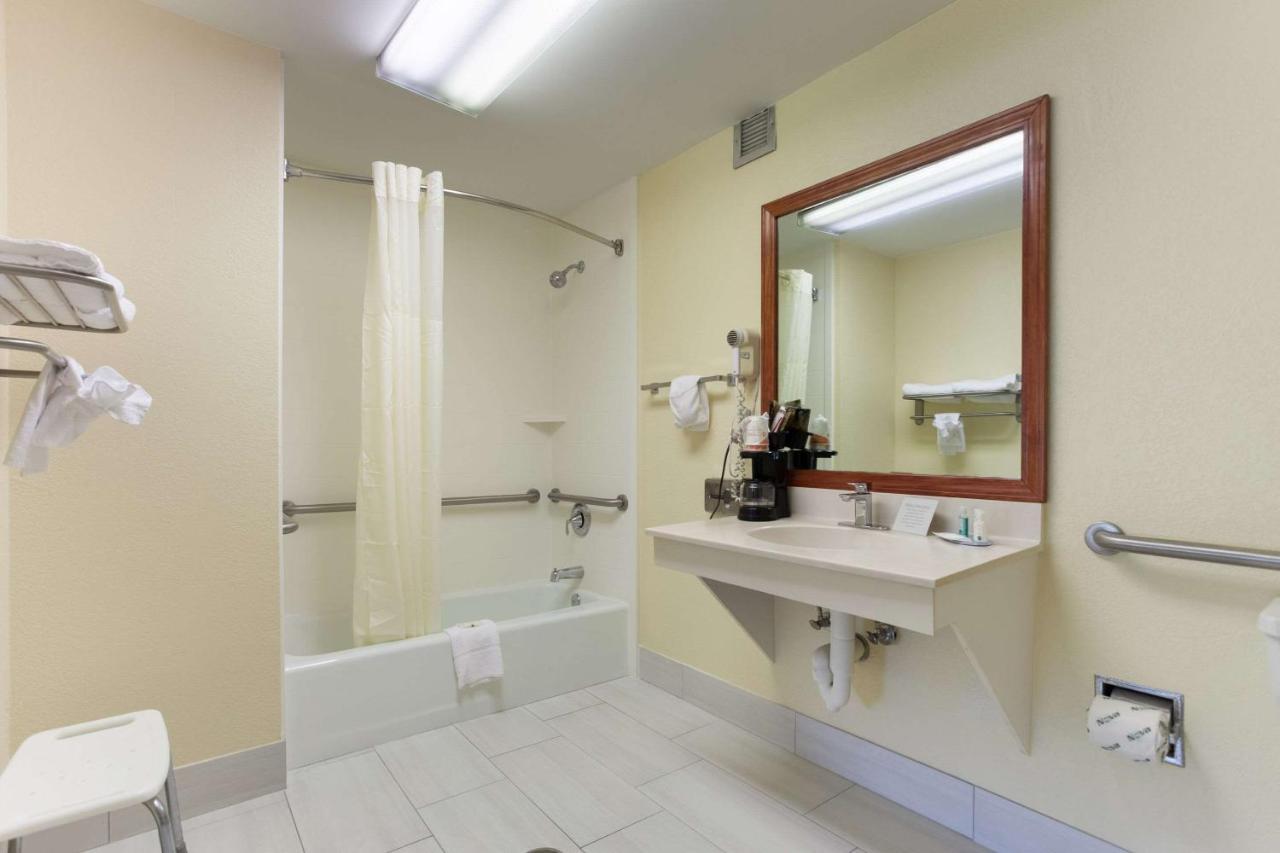Quality Inn St George I-95 St. George Екстер'єр фото